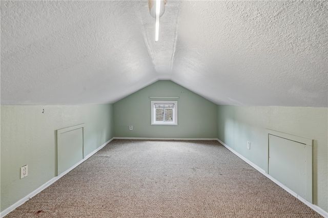 1129 Woodbourne Ave, Brookline, PA 15226