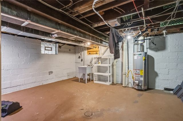 1129 Woodbourne Ave, Brookline, PA 15226