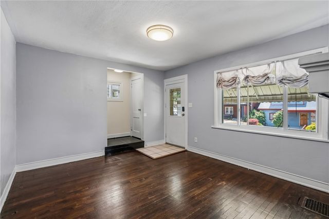1129 Woodbourne Ave, Brookline, PA 15226