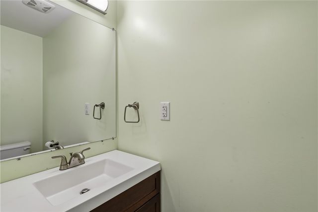 1129 Woodbourne Ave, Brookline, PA 15226
