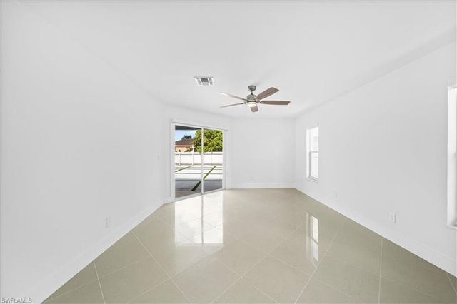 1900 NE 1st AVE, Cape Coral, FL 33909