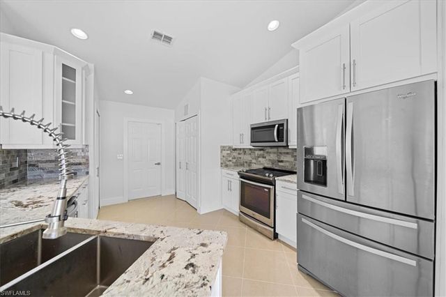 1900 NE 1st AVE, Cape Coral, FL 33909