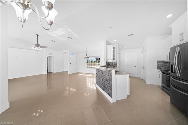 1900 NE 1st AVE, Cape Coral, FL 33909