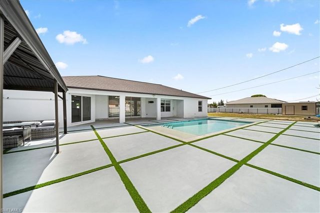 1900 NE 1st AVE, Cape Coral, FL 33909