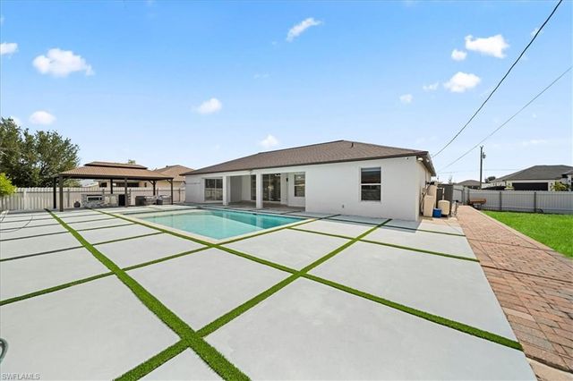 1900 NE 1st AVE, Cape Coral, FL 33909