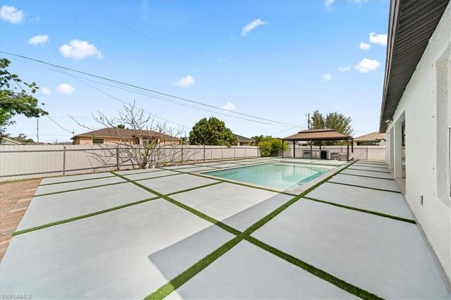 1900 NE 1st AVE, Cape Coral, FL 33909