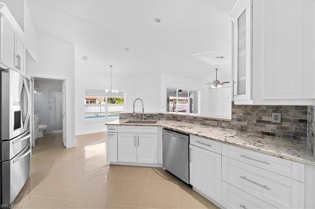 1900 NE 1st AVE, Cape Coral, FL 33909