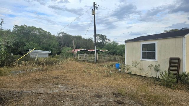 11346 E Ueckert Road, Bellville, TX 77418