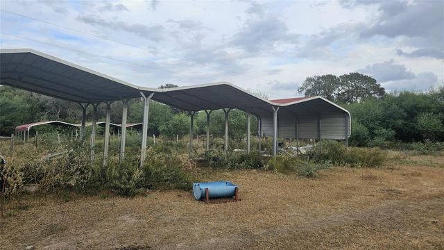 11346 E Ueckert Road, Bellville, TX 77418