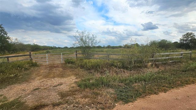 11346 E Ueckert Road, Bellville, TX 77418