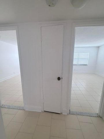 2555 NE 11TH Street 402, Fort Lauderdale, FL 33304
