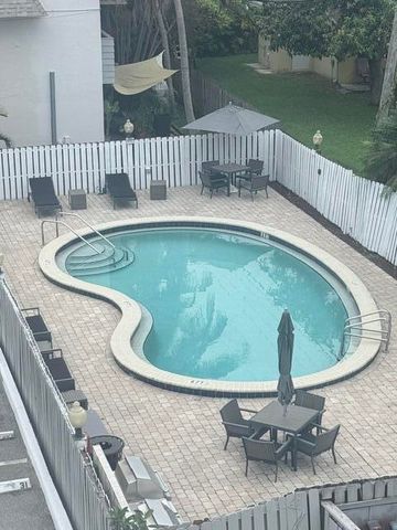 2555 NE 11TH Street 402, Fort Lauderdale, FL 33304