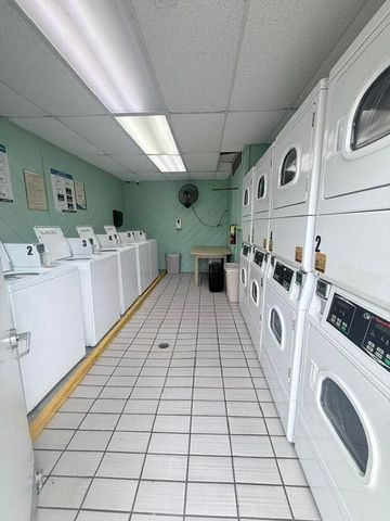 2555 NE 11TH Street 402, Fort Lauderdale, FL 33304