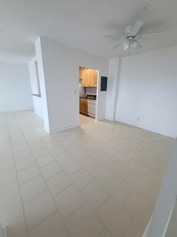 2555 NE 11TH Street 402, Fort Lauderdale, FL 33304