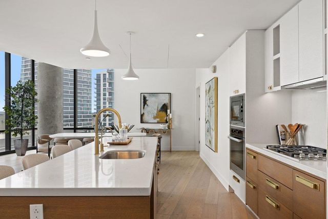 70 Rainey ST 2208, Austin, TX 78701
