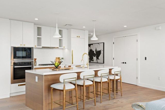 70 Rainey ST 2208, Austin, TX 78701