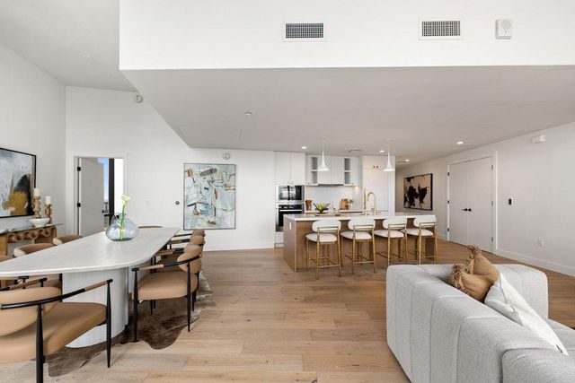 70 Rainey ST 2208, Austin, TX 78701