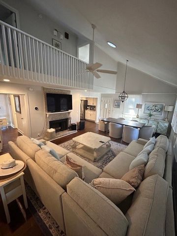 231 Menendez Ave, St Simons Island, GA 31522