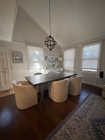 231 Menendez Ave, St Simons Island, GA 31522