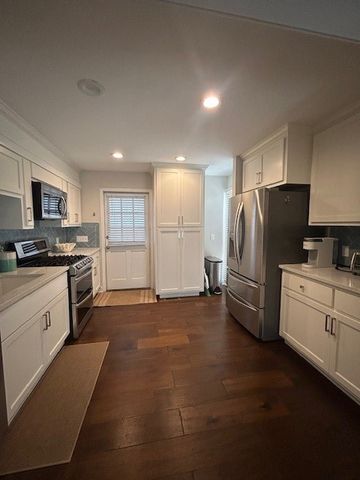 231 Menendez Ave, St Simons Island, GA 31522