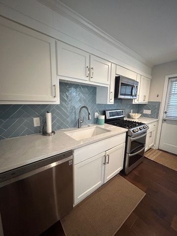 231 Menendez Ave, St Simons Island, GA 31522