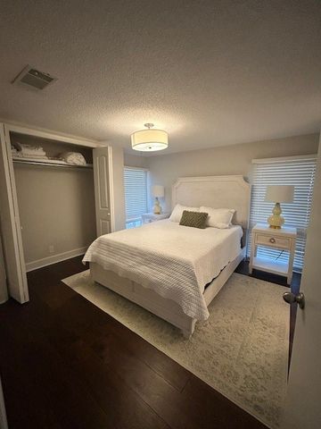 231 Menendez Ave, St Simons Island, GA 31522