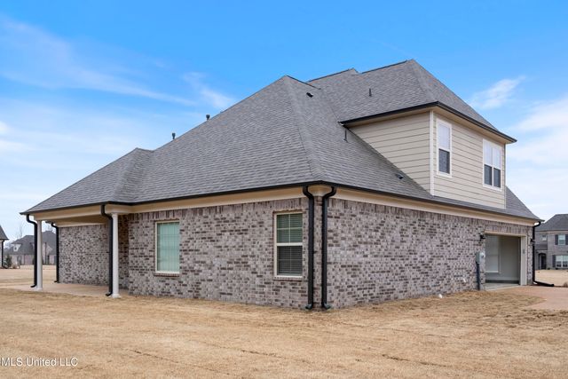 5404 Hazelwood Drive, Lake Cormorant, MS 38641