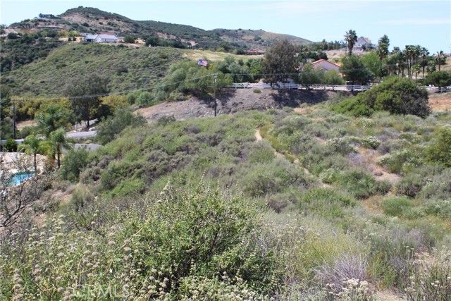 28 Golden Arrow Court, Murrieta, CA 92562