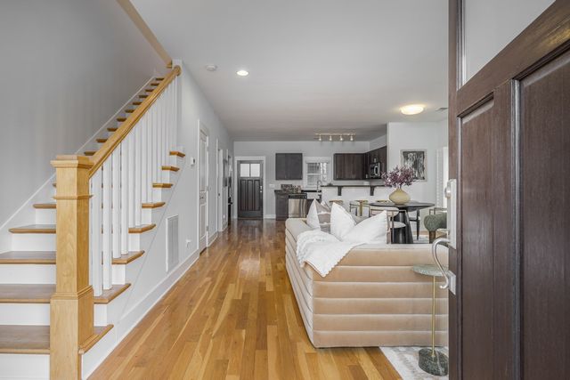 112 36th Ave, N, Nashville, TN 37209