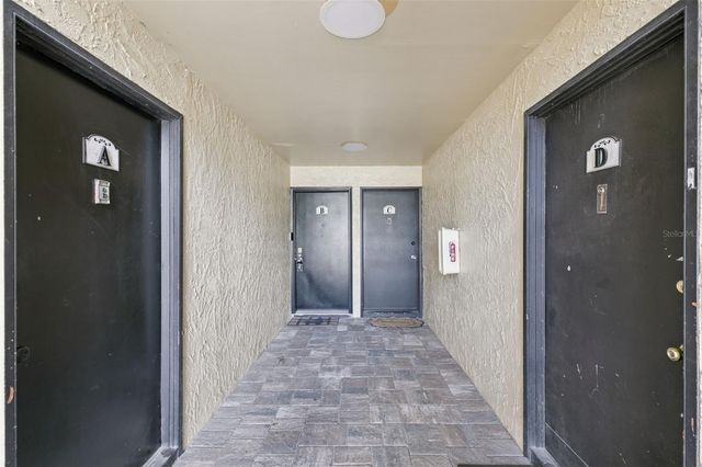 900 LAKE DESTINY ROAD B, Altamonte Springs, FL 32714
