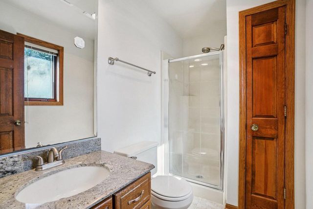 N26W22577 Oakwood LANE, Waukesha, WI 53186