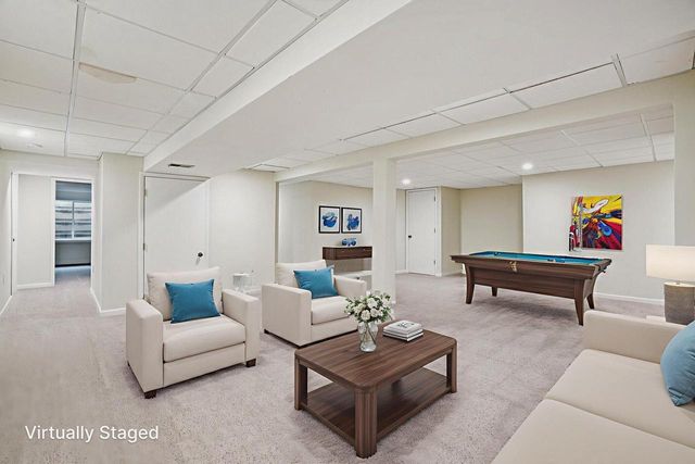 N26W22577 Oakwood LANE, Waukesha, WI 53186