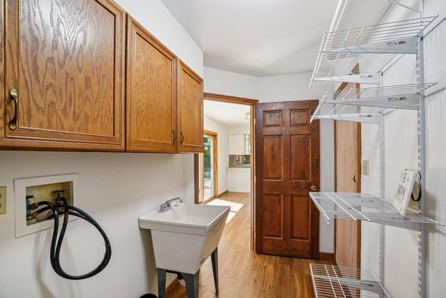 N26W22577 Oakwood LANE, Waukesha, WI 53186