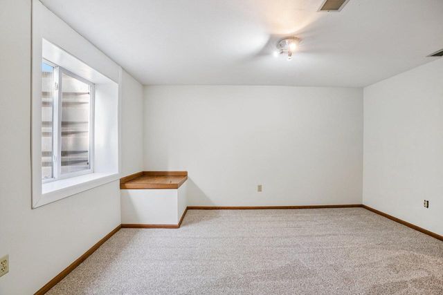 N26W22577 Oakwood LANE, Waukesha, WI 53186