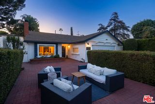 11139 Hortense Street, Los Angeles, CA 91602