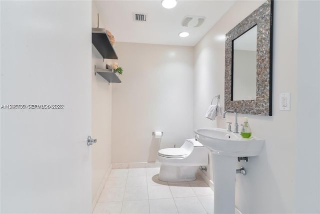 3535 S Ocean Dr 1006, Hollywood, FL 33019