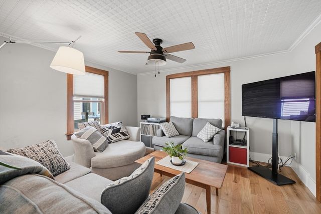 492 Elm St, Northampton, MA 01060