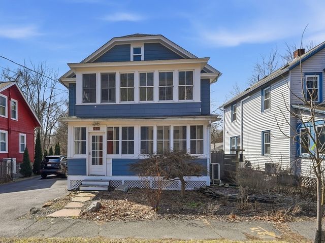 492 Elm St, Northampton, MA 01060