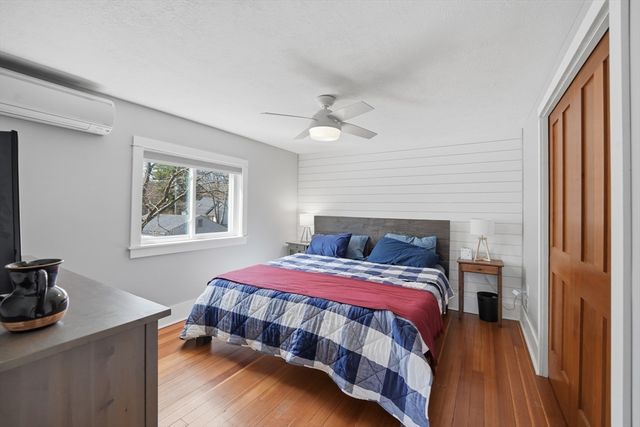 492 Elm St, Northampton, MA 01060