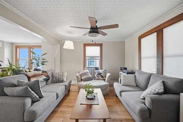 492 Elm St, Northampton, MA 01060