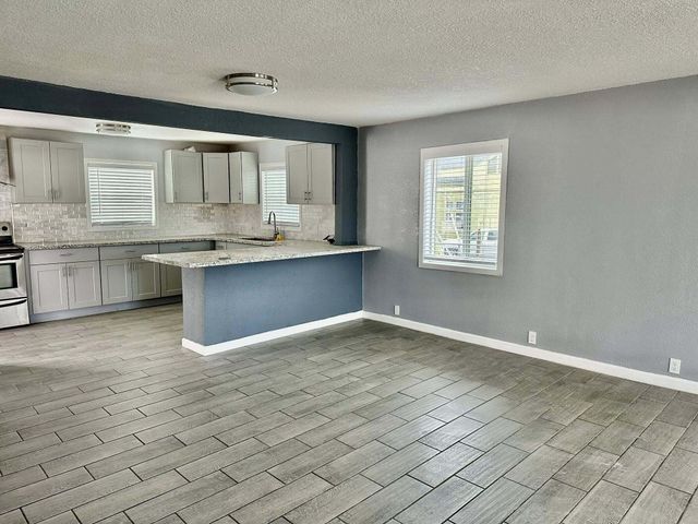 1701 E Cypress, Redding, CA 96002