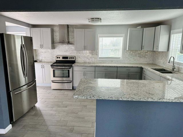 1701 E Cypress, Redding, CA 96002