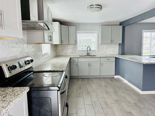 1701 E Cypress, Redding, CA 96002