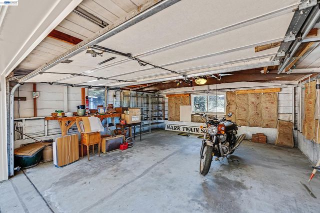 2245 Pelham Pl, Oakland, CA 94611
