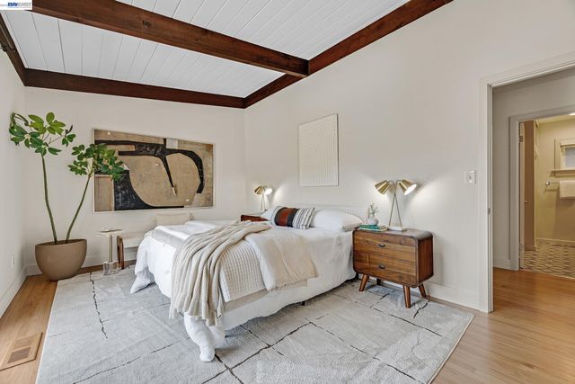 2245 Pelham Pl, Oakland, CA 94611