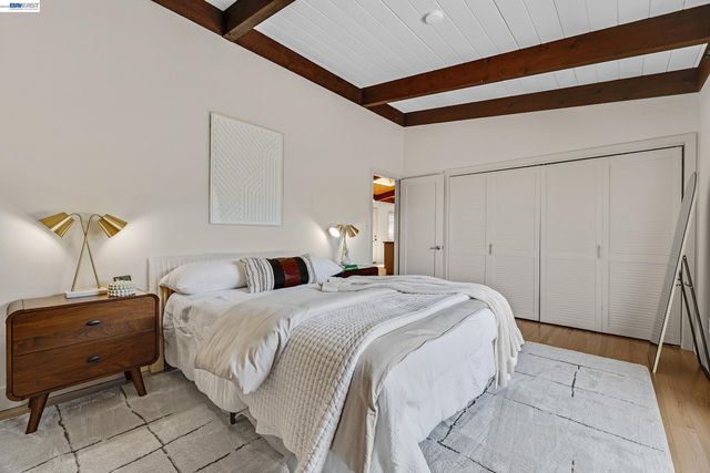 2245 Pelham Pl, Oakland, CA 94611