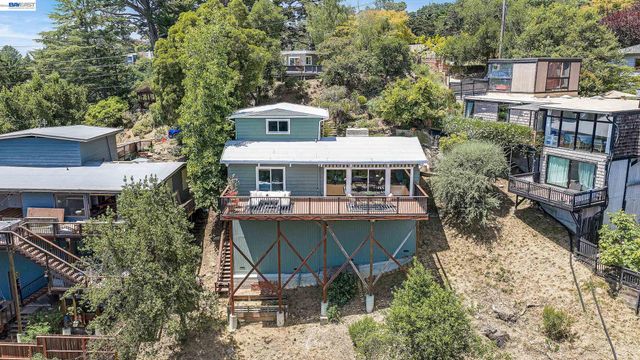 2245 Pelham Pl, Oakland, CA 94611