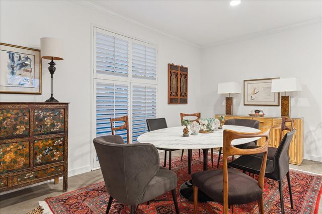 10 S Briar Hollow Lane 55, Houston, TX 77027