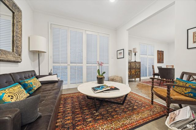 10 S Briar Hollow Lane 55, Houston, TX 77027