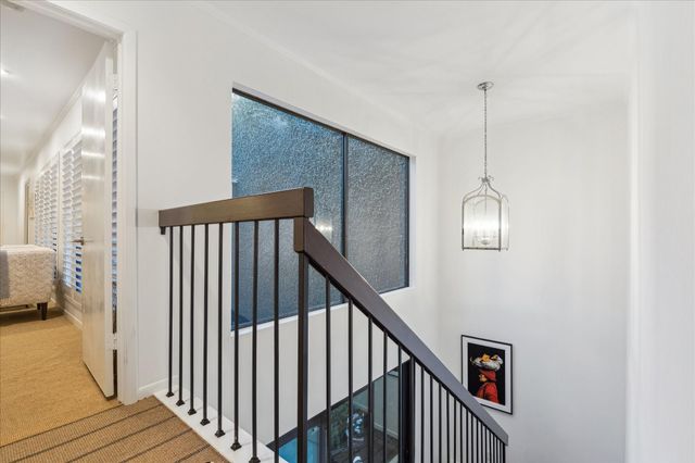 10 S Briar Hollow Lane 55, Houston, TX 77027